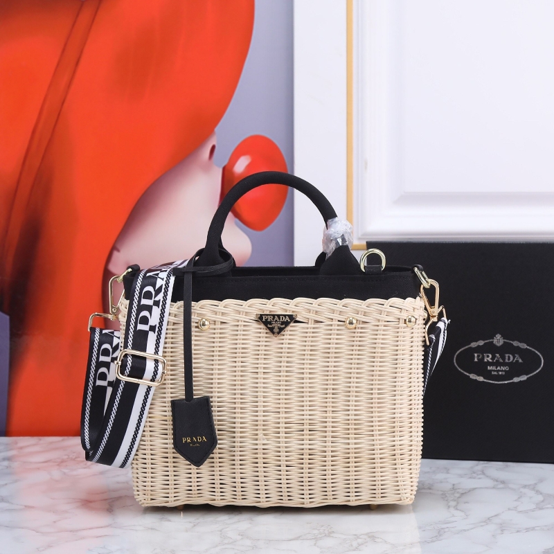 Pra*a shopping bags